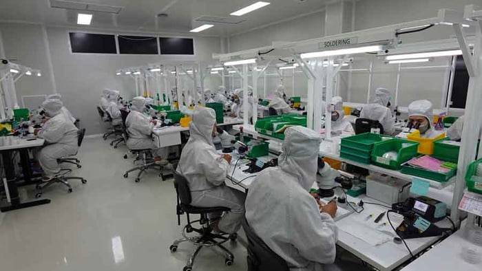 Objem výroby má priamy vplyv na požiadavky na nástrojové vybavenie, návrh procesu a náklady. Vyššie množstvá vyžadujú rozsiahlejšie počiatočné investície a objasnenia.