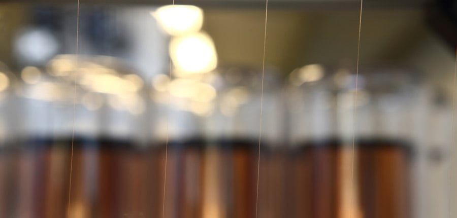 Spoločnosť KUK vyrába toroidné cievky s vnútorným priemerom od 3 mm podľa požiadaviek zákazníka. Jadro je prevažne feritové od 1,5 mm. Cievky s toroidným jadrom používajú naši zákazníci pre spínané zdroje, tlmivky, transformátory a mnohé ďalšie priemyselné aplikácie.