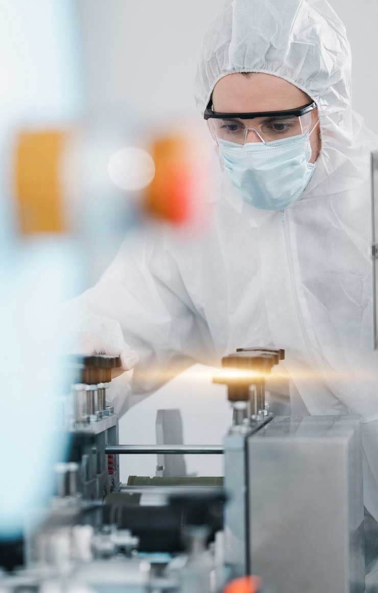 Medzi špeciality spoločnosti KUK patria mikrocievky s ultrajemnými drôtmi od 0,010 mm, ako aj rôzne techniky pripojenia v týchto rozmeroch. Miniatúrne cievky navíjame priamo na magnetické jadrá alebo ako cievky so vzduchovým jadrom.